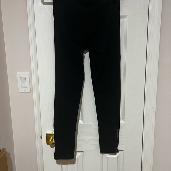 NWT M Calvin Klein Performance Black Leggings Zippers - Picture 3 of 5